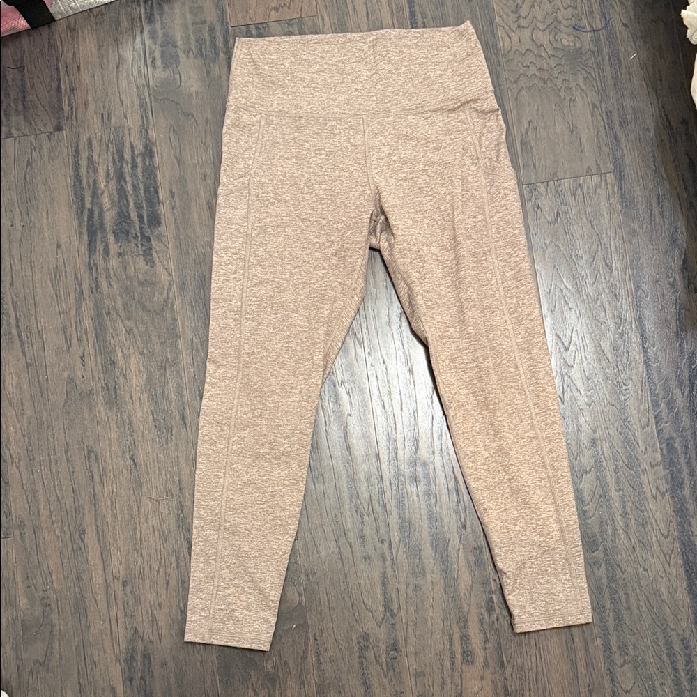 Women’s athletic leggings